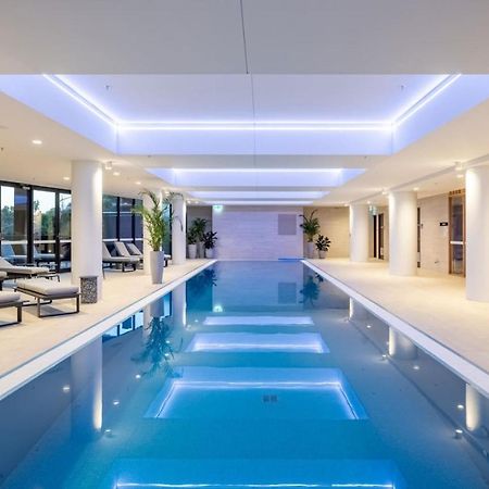 Modern Homy 1B1B Apt Pool Gym Cinema Westfield Cafe Apartment Phillip Exterior photo